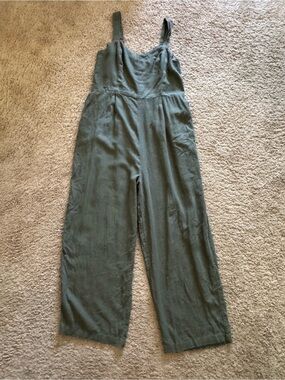 Sleeveless Wide-Leg Jumpsuit in Olive Green Size XL jumper